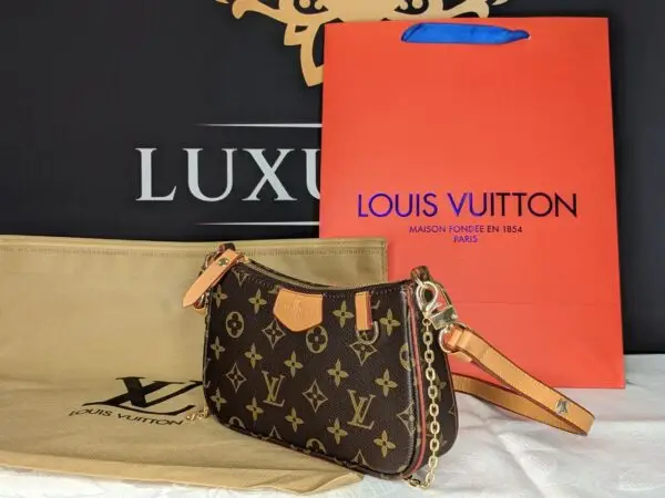 LOUIS VUITTON\Zip Pochette mit Kette-Goldfarben und Lederband\Monogram Canvas-Lederband braun-rot