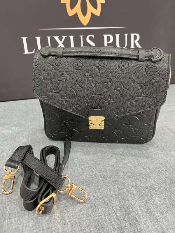 LOUIS VUITTON Pochette Métis Bag 1